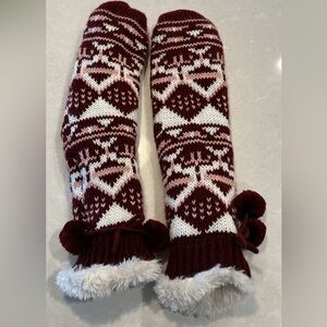 Bearpaw size 8 cozy knit slippers
